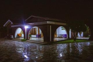 Chez Tina Guest House and Event Centre - New Weija - 2