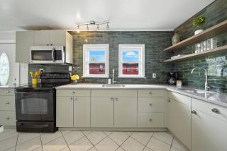 Liberty Lakefront Home - Pool, Hot Tub, Sauna - 6