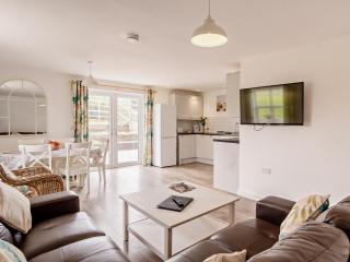 3 Bed in Newport 90246 - Newport - 6