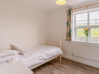 3 Bed in Newport 90246 - 5