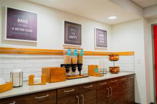 Hampton Inn Gonzales - 2