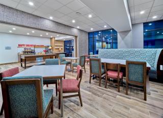 Hampton Inn & Suites Omaha Un Medical Center Area - Omaha - 1