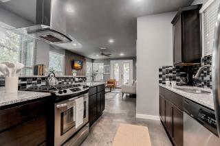 Austin Retreat Hot Tub and Relaxing Patio - Austin - 6