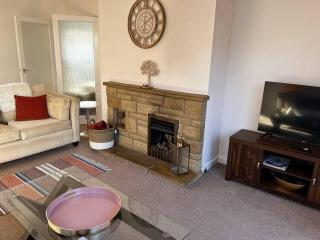 Charming 4-Bed House in Cheltenham Free Parking - Cheltenham - 8