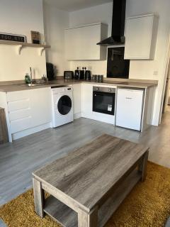 Newly Refurbished 1 Bedroom Flat - Weston-super-Mare - 4