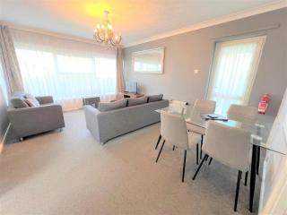 Dog Friendly Chalet With Outdoor Seating At Broadland Park And Marina Ref 12050B - Lowestoft - 8