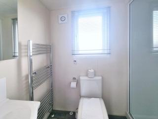 Elm 35 Hot Tub - Garton - 7