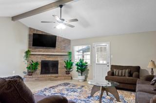 Cozy Retreat near DFW & Stadium/Game Room - 0