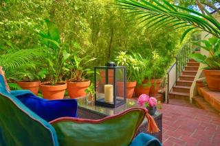 Chic Private Hollywood Hills Guest Suite Oasis with Tree-Top Views, Outdoor Living Room, Only 2 Minutes from Hollywood Boulevard - 3