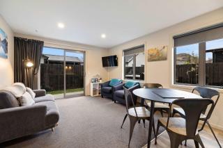 Shotover Country Serenity Spa Mountain Views - 6