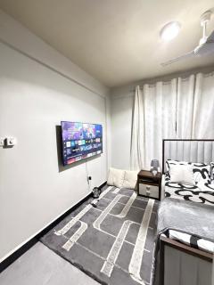 A square studio appartment - 1