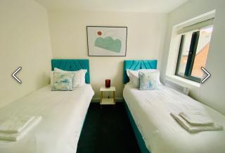 GU1 2 BR-Contractor stay - Discounts - Parking - WiFi - - 4