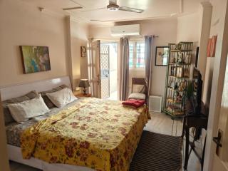 Nice Bedroom with Private Ensuite Bathroom - Neu-Delhi - 8