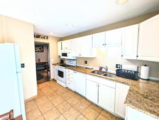 FairWestern, 5 bedrooms, 2 baths, sleeps 11 - 7