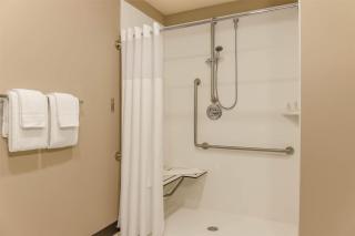 Studio 6 Hornepayne, ON - - 4