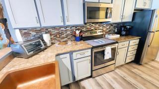 3BR Grand Lagoon Front Townhome - Private Dock, Resort Amenities & Beach Walk - 4