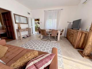 Full 2BDR Garden House near to Downtown Metro Free Parking - 0