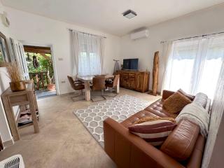 Full 2BDR Garden House near to Downtown Metro Free Parking - 1