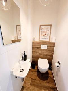 Elegant 1BR stay with terrace - 3