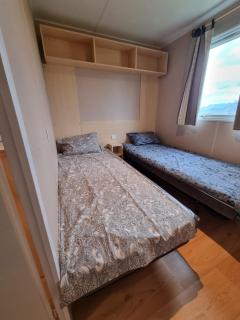 Small home, stunning lake and mountain views - 2