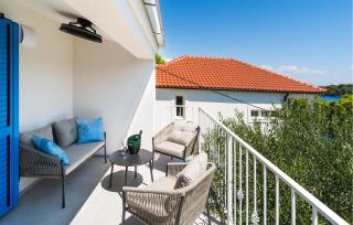 Lovely Home In Rogac With Wifi - 2