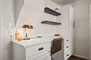 Pengs Place - 7