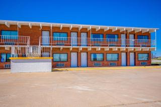 OYO Crossroads Inn - - 4