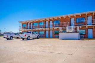 OYO Crossroads Inn - - 3