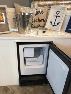 Baycation Houseboat - 2