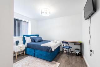 Holiday and Contractor Stay - Sleeps 2 - Coventry - 0