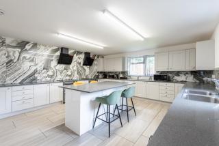 Holiday and Contractor Stay - Sleeps 2 - Coventry - 4