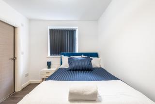 Holiday and Contractor Stay - Sleeps 2 - Coventry - 9
