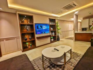 Platinum Suite Apartments - Gold Crest Mall & Residency by Mövenpick DHA P4 - Lahore - 2