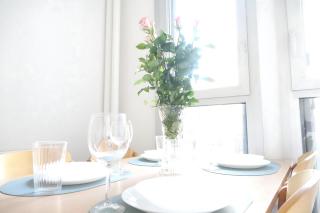 Charming and Spacious Apartment - Close to City Center - 3