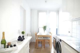 Charming and Spacious Apartment - Close to City Center - 1