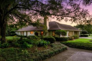 The Howell House - Picturesque Countryside Retreat - Starkville - 6