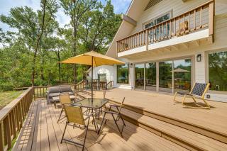 Private Dock Waterfront Cedar Creek Lake Home - 0