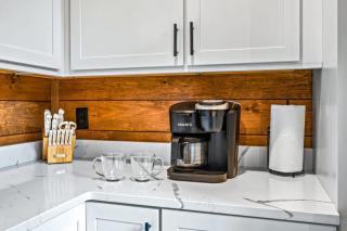 Mountain Family Retreat - Pool - Hot Tub - Games - 2