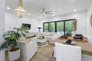 Modern Design - Fireplaces - Hot Tub - 0