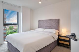 Joyful Group - Warm 2 Bed Ensuite Apartment near Manchester City Centre and Old Trafford - 7
