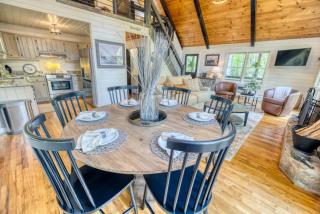 Bougie Bungalow - Cozy Cabin on 2 Acres - 6
