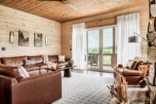 The Best Location with Great Views and Indoor Pool - 3