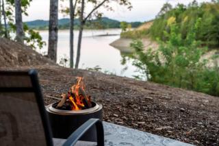 Bearfoot Bungalow - Lakefront Paradise - 9