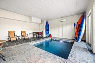 Bearfoot Bungalow - Lakefront Paradise - 7
