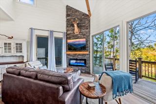Bearfoot Bungalow - Lakefront Paradise - Sevierville - 1