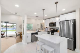 Luxe Coastal Retreat - Waterfront Pool - 6