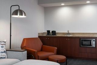 Courtyard Cleveland Beachwood - 3