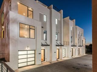 Fiddler's Flats - Sleeps 16 - Two Rooftops with view - 0