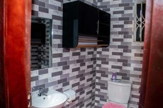 Luxurious Akwaaba Apartment 2 - - 6