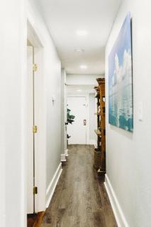 Luxe 3BR Retreat Nr Downtown & Pier Pet-Friendly - 1